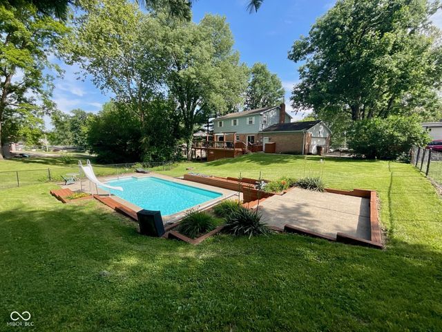 15830 E Lake Shore Drive N, Hope, IN 47246