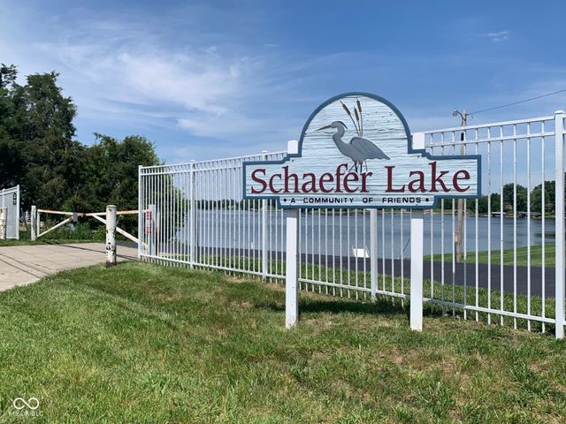15830 E Lake Shore Drive N, Hope, IN 47246