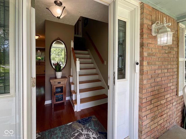15830 E Lake Shore Drive N, Hope, IN 47246