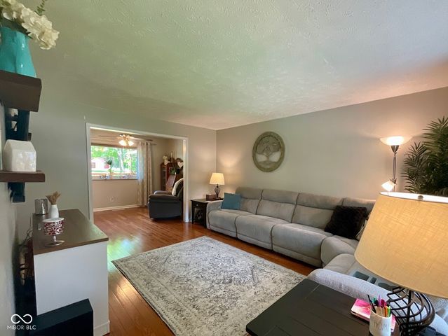 15830 E Lake Shore Drive N, Hope, IN 47246