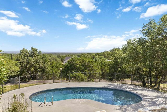 318 Remington Dr, Bergheim, TX 78004