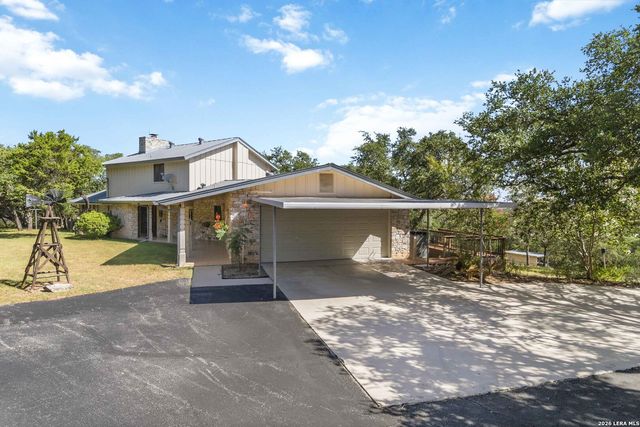 318 Remington Dr, Bergheim, TX 78004