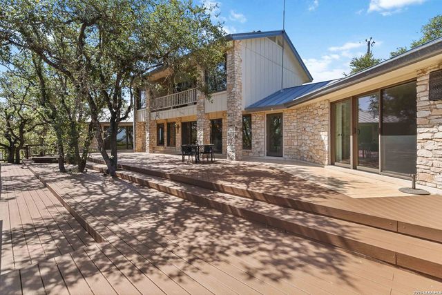 318 Remington Dr, Bergheim, TX 78004