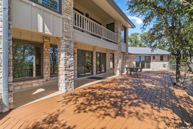 318 Remington Dr, Bergheim, TX 78004