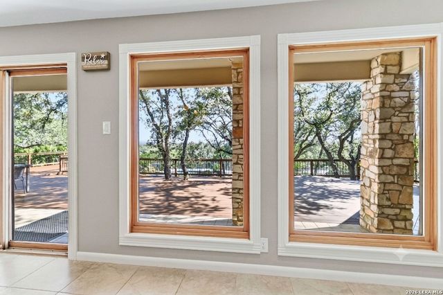 318 Remington Dr, Bergheim, TX 78004