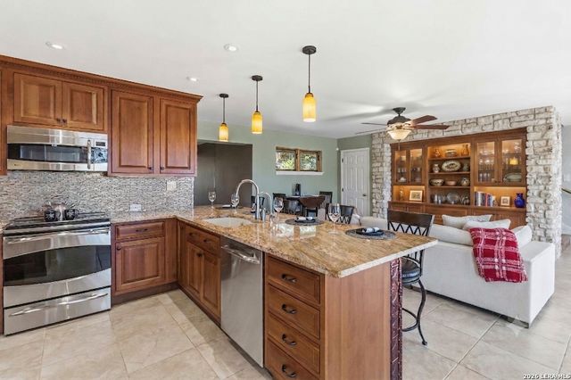 318 Remington Dr, Bergheim, TX 78004