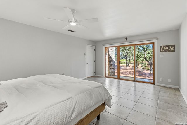 318 Remington Dr, Bergheim, TX 78004