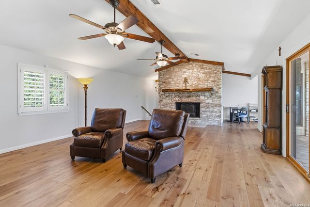 318 Remington Dr, Bergheim, TX 78004