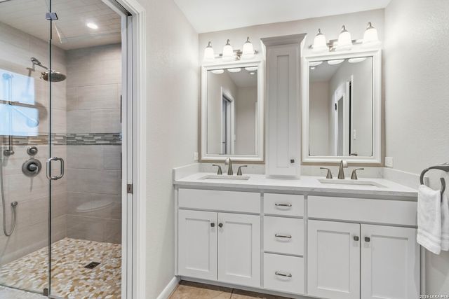 318 Remington Dr, Bergheim, TX 78004
