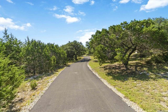 318 Remington Dr, Bergheim, TX 78004