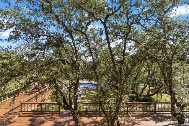 318 Remington Dr, Bergheim, TX 78004