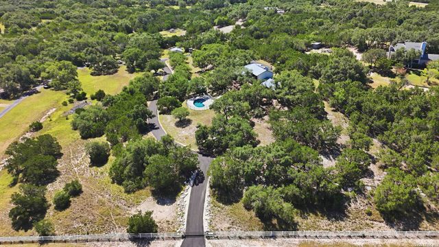 318 Remington Dr, Bergheim, TX 78004