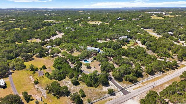 318 Remington Dr, Bergheim, TX 78004