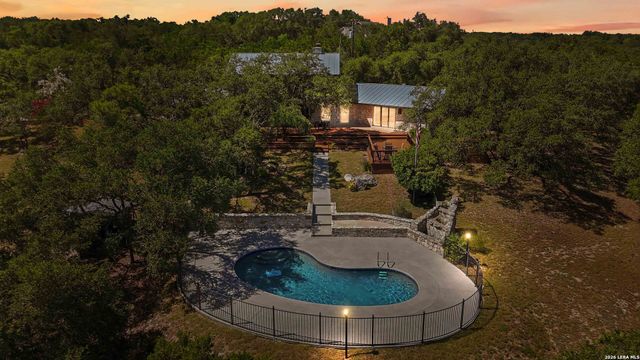 318 Remington Dr, Bergheim, TX 78004