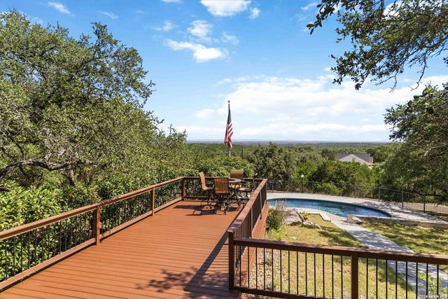 318 Remington Dr, Bergheim, TX 78004