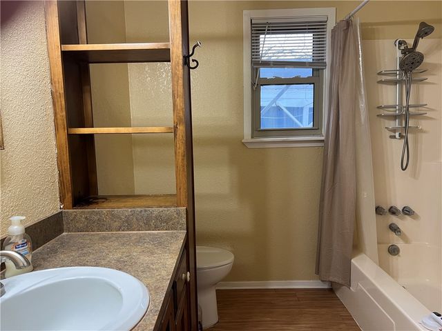 100 Kelly Lane, Lake City, TX 78368