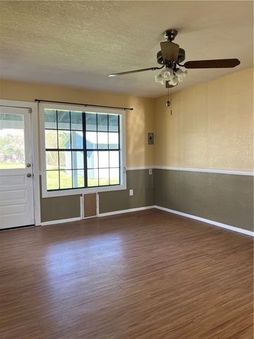 100 Kelly Lane, Lake City, TX 78368