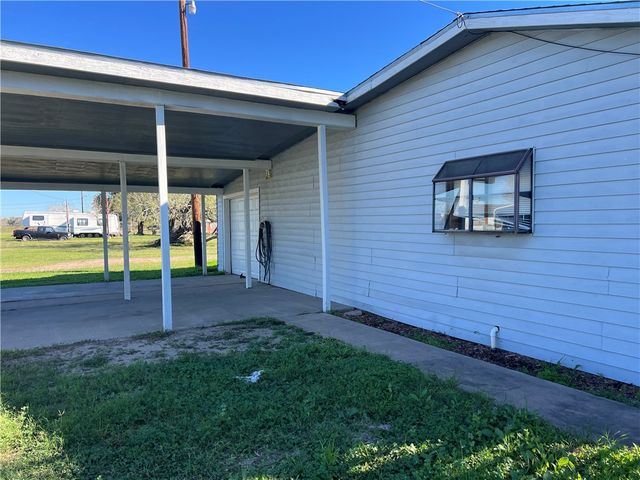 100 Kelly Lane, Lake City, TX 78368