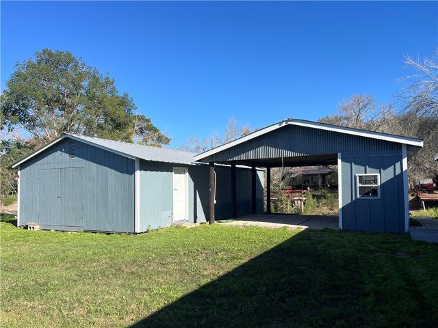 100 Kelly Lane, Lake City, TX 78368