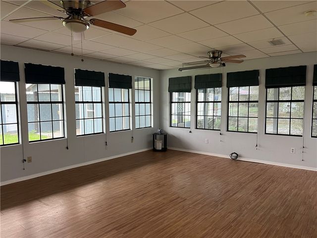 100 Kelly Lane, Lake City, TX 78368