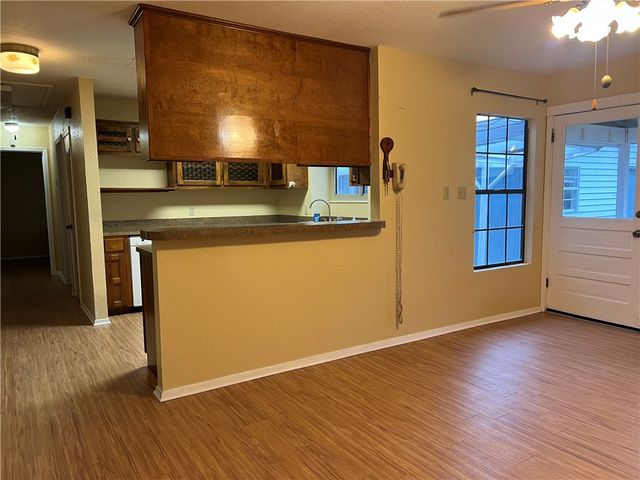 100 Kelly Lane, Lake City, TX 78368