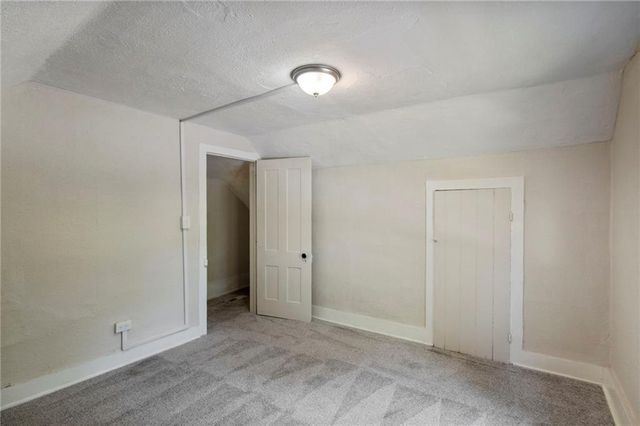 1207 S 2nd Street, Leavenworth, KS 66048
