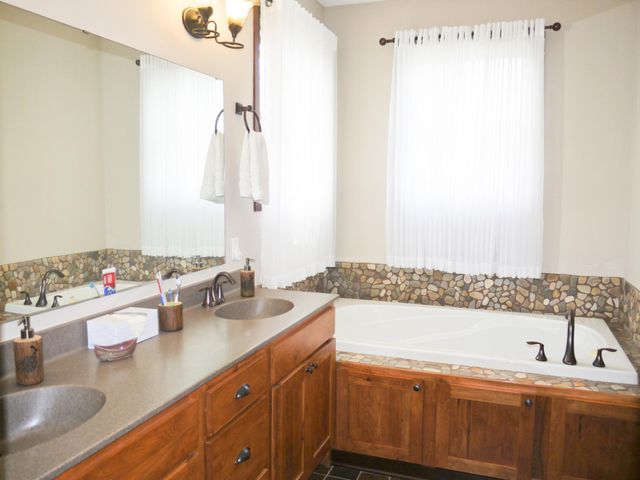 5250 167th Street W, Lakeville, MN 55044