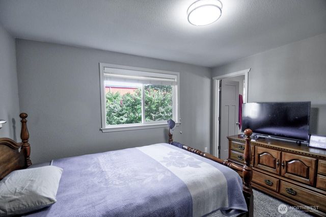 10819 57th Street E, Puyallup, WA 98372