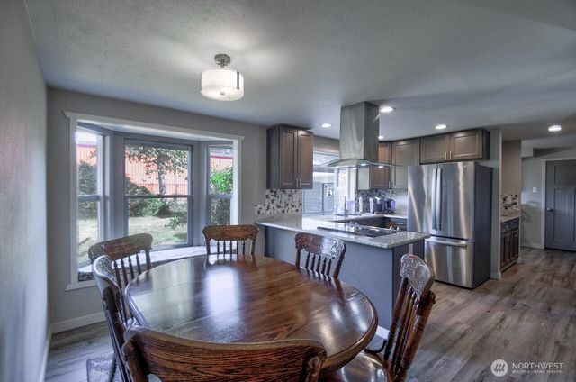 10819 57th Street E, Puyallup, WA 98372