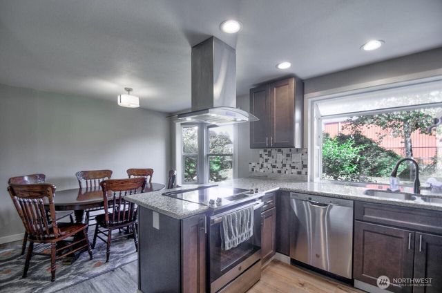 10819 57th Street E, Puyallup, WA 98372