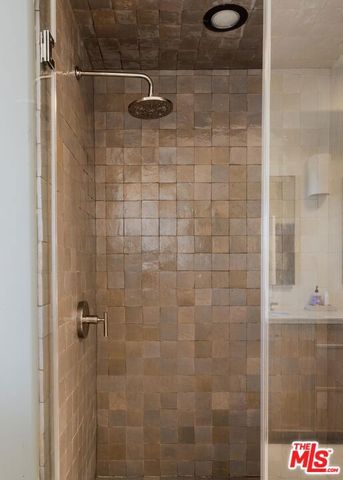 6435 Zumirez Drive 8, Malibu, CA 90265