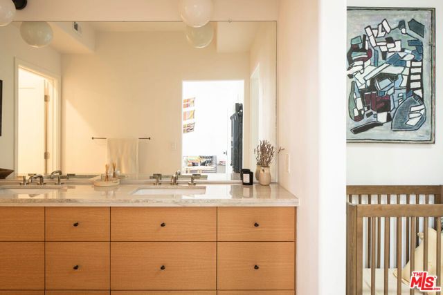 6435 Zumirez Drive 8, Malibu, CA 90265