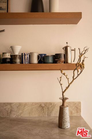 6435 Zumirez Drive 8, Malibu, CA 90265