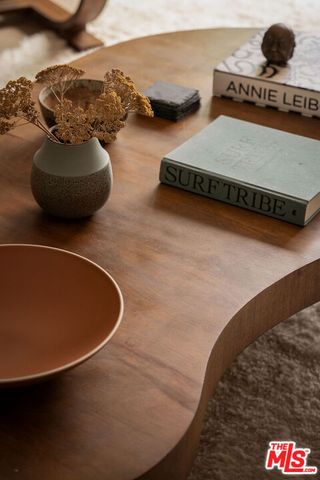 6435 Zumirez Drive 8, Malibu, CA 90265