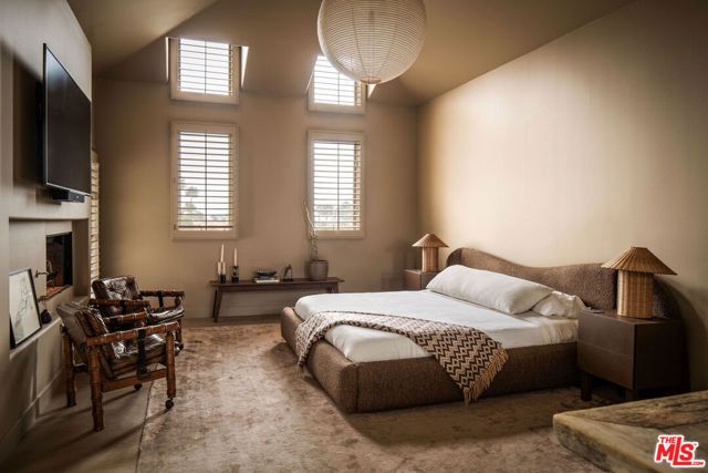 6435 Zumirez Drive 8, Malibu, CA 90265