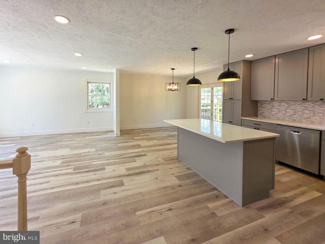 240 OAK DR, Orrtanna, PA 17353