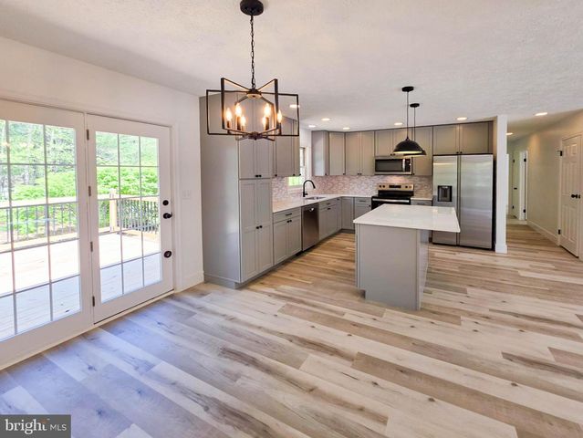 240 OAK DR, Orrtanna, PA 17353