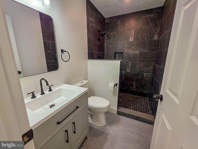 240 OAK DR, Orrtanna, PA 17353