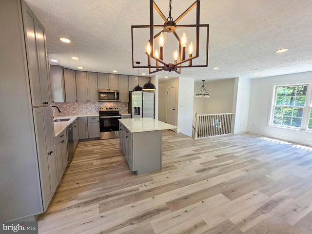 240 OAK DR, Orrtanna, PA 17353