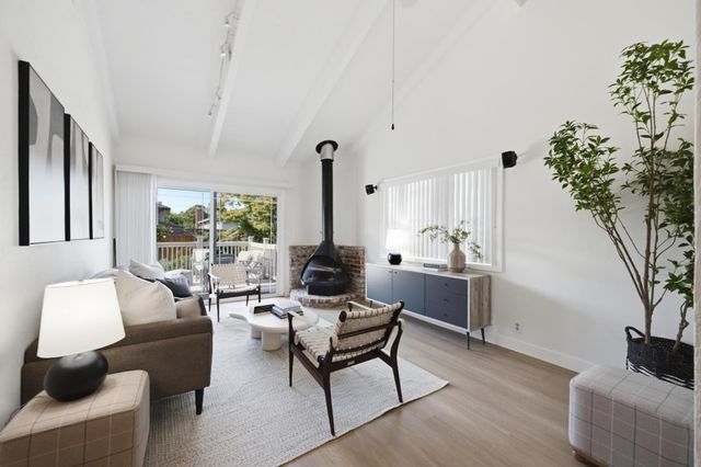 213 Estrella Way, San Mateo, CA 94403