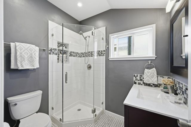213 Estrella Way, San Mateo, CA 94403