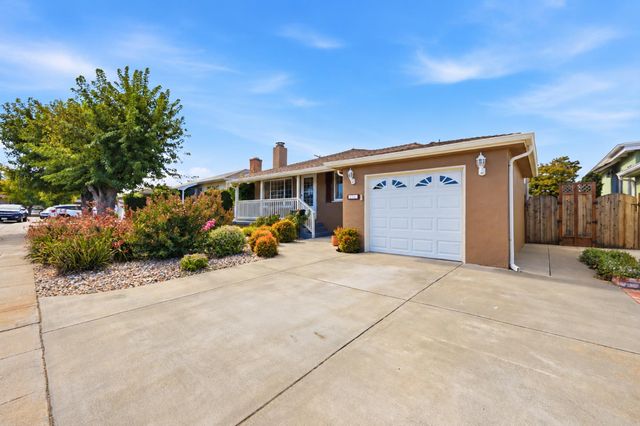 213 Estrella Way, San Mateo, CA 94403