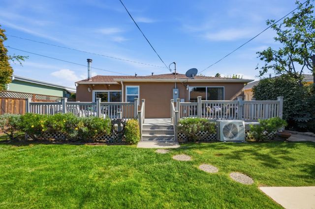213 Estrella Way, San Mateo, CA 94403