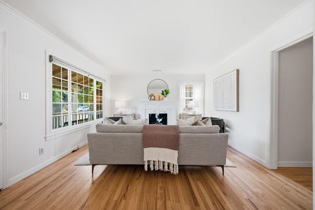 213 Estrella Way, San Mateo, CA 94403