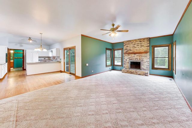 2120 Kenton Lane, Libertyville, IL 60048