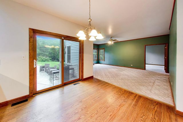 2120 Kenton Lane, Libertyville, IL 60048