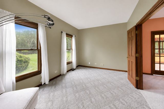 2120 Kenton Lane, Libertyville, IL 60048