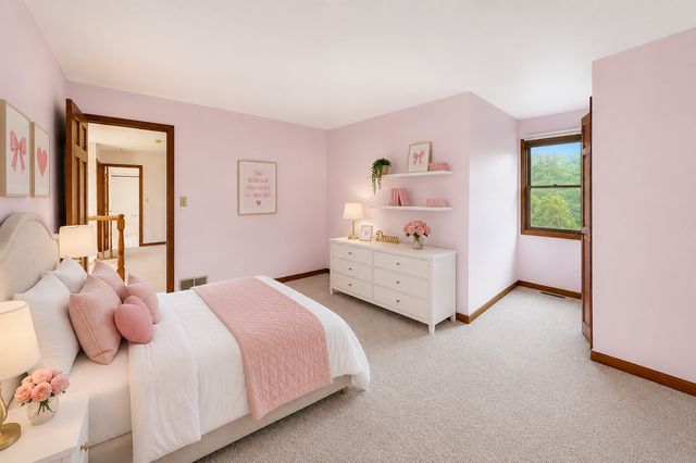 2120 Kenton Lane, Libertyville, IL 60048