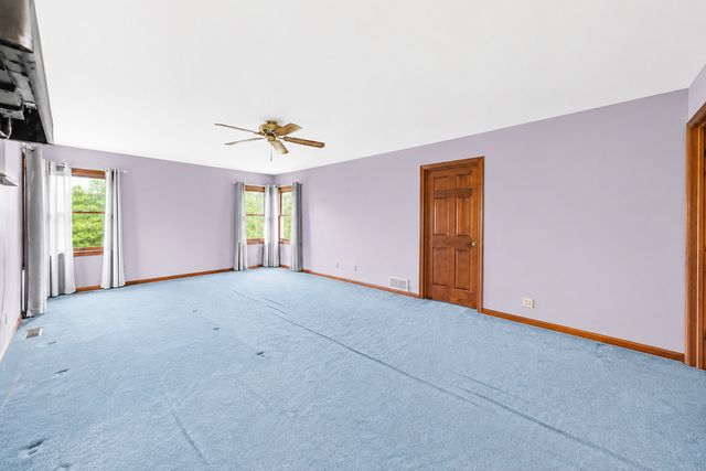 2120 Kenton Lane, Libertyville, IL 60048