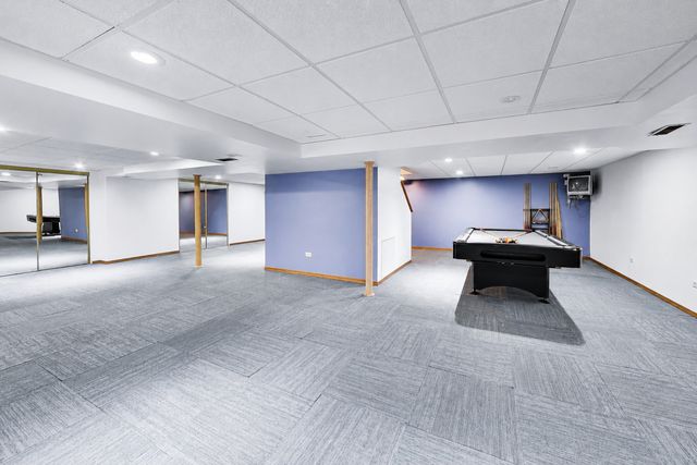 2120 Kenton Lane, Libertyville, IL 60048